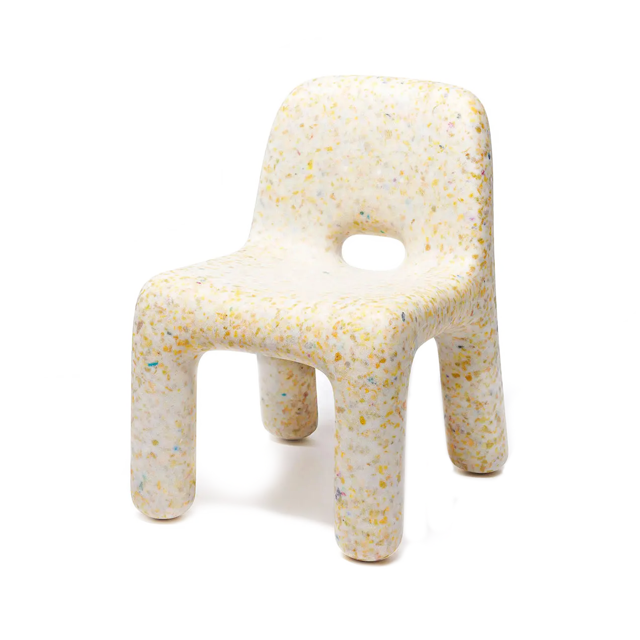 Silla ergonómica con plásticos reciclables